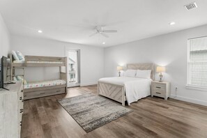 8 chambres, fer et planche à repasser, Wi-Fi, literie fournie