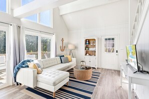 Smart TV - Soundside Comfort w/ Pool & Golf Views (Kitty Hawk)