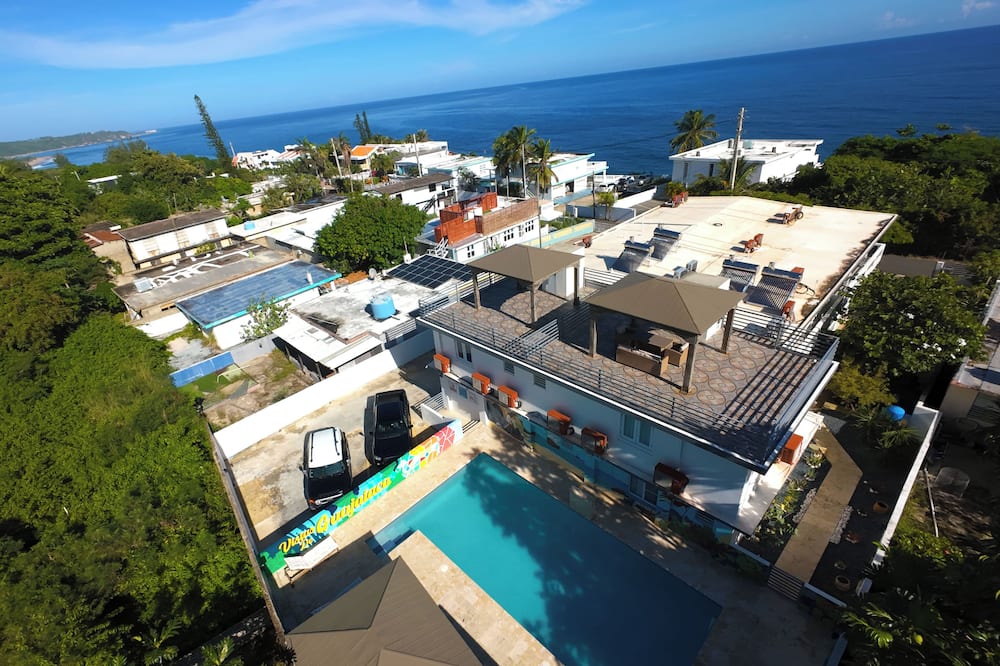 Oceanview Apartment with Rooftop