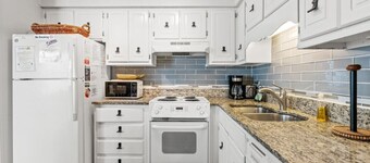 Direct Access to Amazing Beach - Ground Floor - Family Friendly - 2Br 2Ba