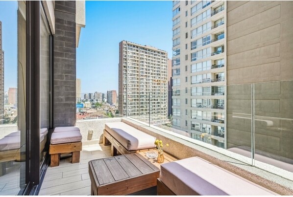 المنطقة المحيطة بالمنشأة