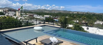 2-bedroom apartment in peaceful San José del Cabo with AC, fitness room