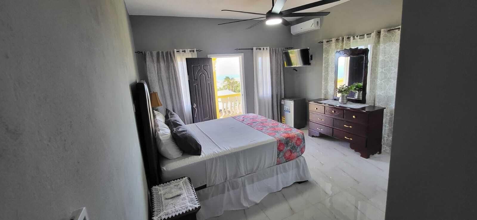 Habitación estándar, balcón, vista parcial al océano | Wifi gratis 