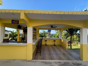 Minibar - Kingsbird by the sea Inn  (Discovery Bay)