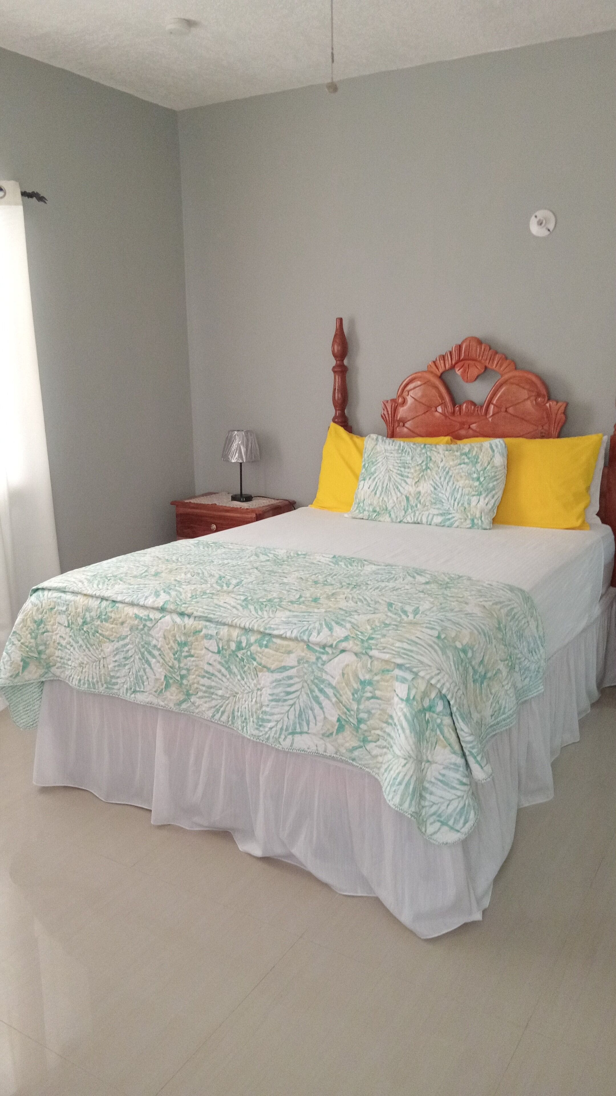 Habitación estándar, balcón, vista parcial al océano | Wifi gratis 