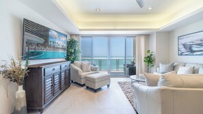 Smart-TV, DVD-Player, Bücher, Stereoanlage