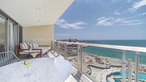 Outdoor dining - One 1101-Full – Modern Elegance Meets the Sea of Cortez at This Premier Destination (Puerto Peñasco)
