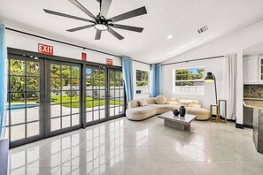 Interior - Luxury Oasis for 11: Pool & Games, 15 Min to Beach (Fort Lauderdale)