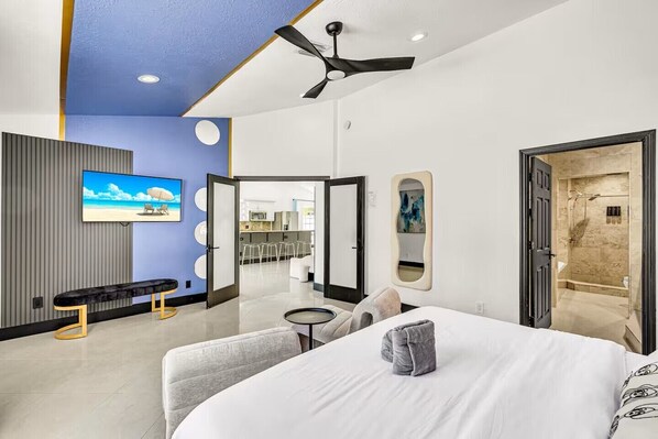 4 bedrooms, in-room safe, desk, iron/ironing board