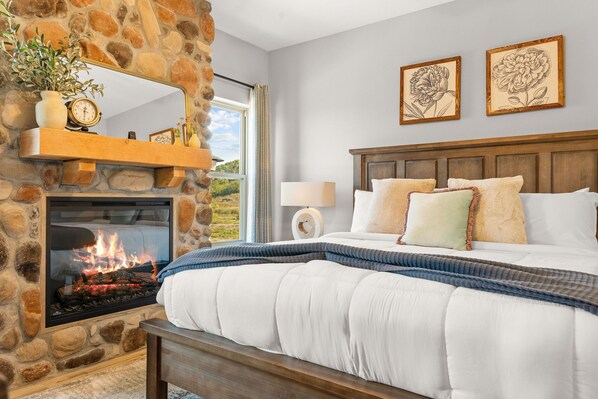 4 bedrooms, iron/ironing board, free WiFi, bed sheets