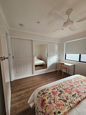 2 bedrooms, desk, iron/ironing board, free WiFi