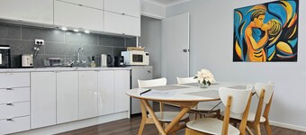 Easy Access to Brisbane - Gold Coast Private Guest Suite w/On-site Parking