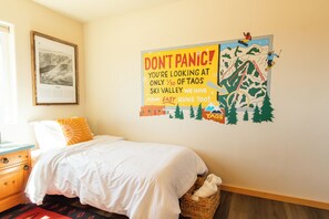 2 habitaciones, tabla de planchar con plancha, wifi y ropa de cama