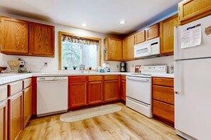 Fridge, microwave, oven, dishwasher