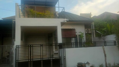 Lovely 3-bedroom house with AC in Mataram