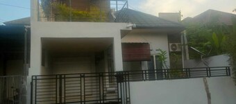 Lovely 3-bedroom house with AC in Mataram