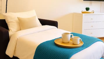 1 habitación, tabla de planchar con plancha, wifi y ropa de cama