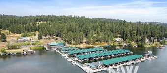 Rockford Bay tranquil escape with stunning views and lake access