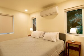 1 bedroom, desk, free WiFi, bed sheets