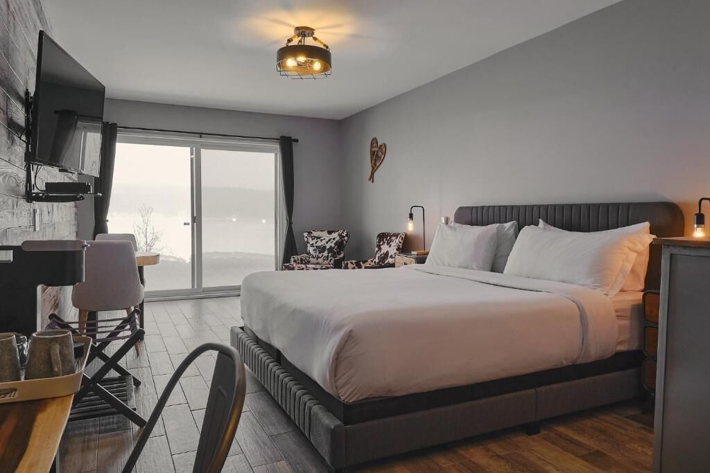 In-room safe, soundproofing, free WiFi