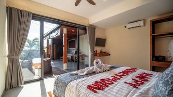 Escritorio, espacio para trabajar con un portátil, wifi gratis