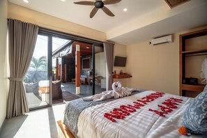 Escritorio, espacio para trabajar con laptop y wifi gratis