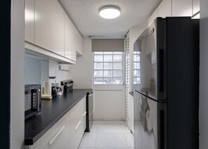 Fridge, microwave, oven, stovetop - Brisa Marina 2BDR Pool Parking Beachside (Isla Verde)