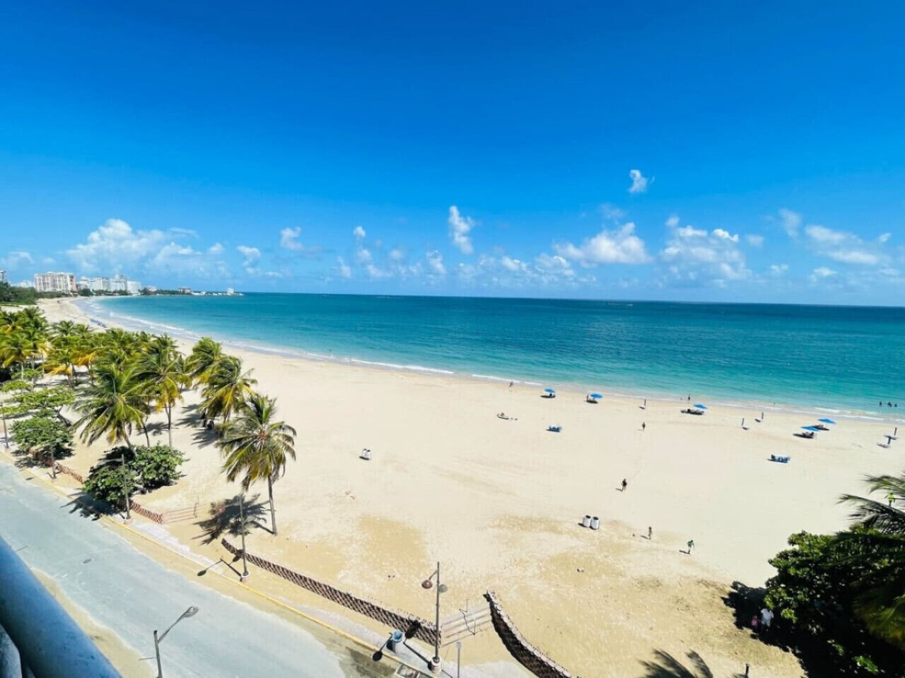 بالقرب من الشاطئ