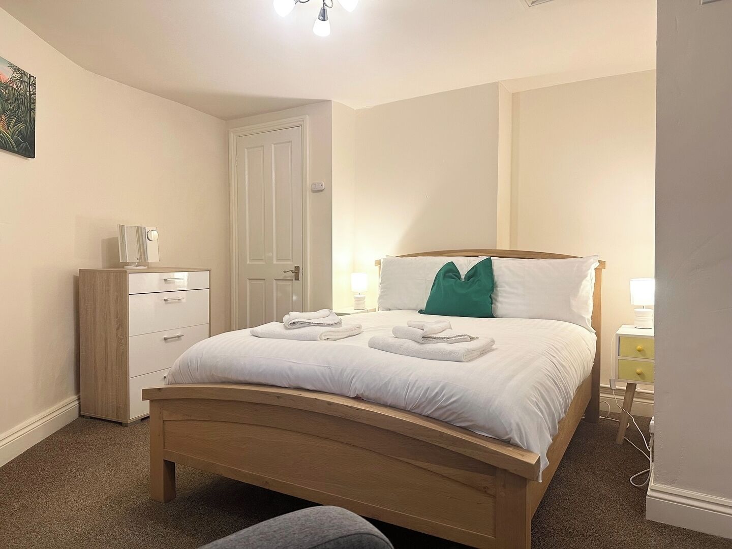 1 habitación, tabla de planchar con plancha, wifi y ropa de cama 