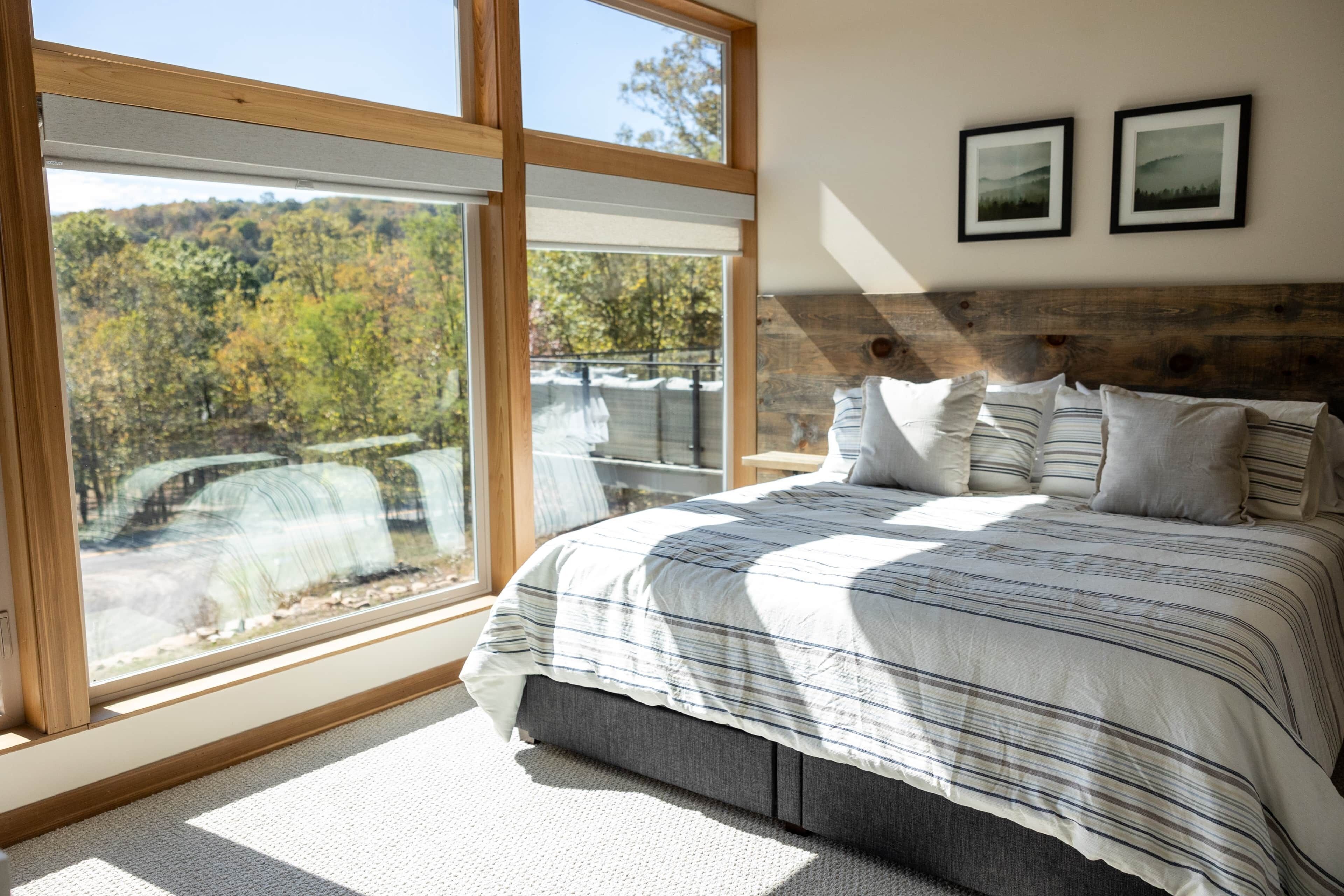 7 bedrooms, iron/ironing board, WiFi, bed sheets