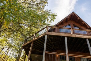 Exterior - Splash Mountain 7 bedrooms with indoor pool & mountain view (Garrett County)