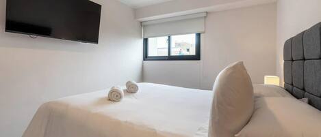 1 habitación, tabla de planchar con plancha, cuna de viaje y wifi