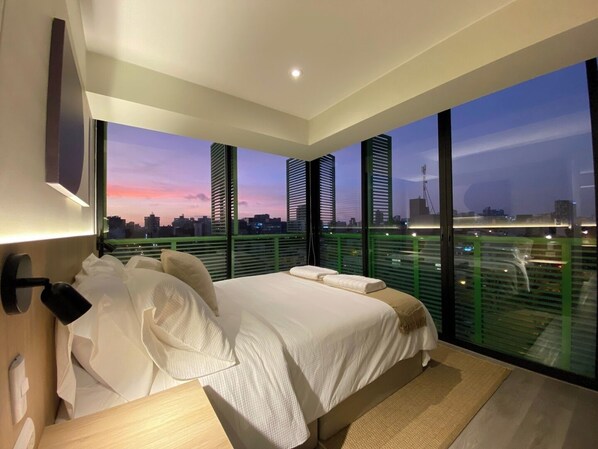 2 bedrooms, desk, iron/ironing board, travel crib