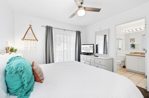 3 makuuhuonetta, silitysrauta/-lauta, vauvan matkasänky, Wi-Fi