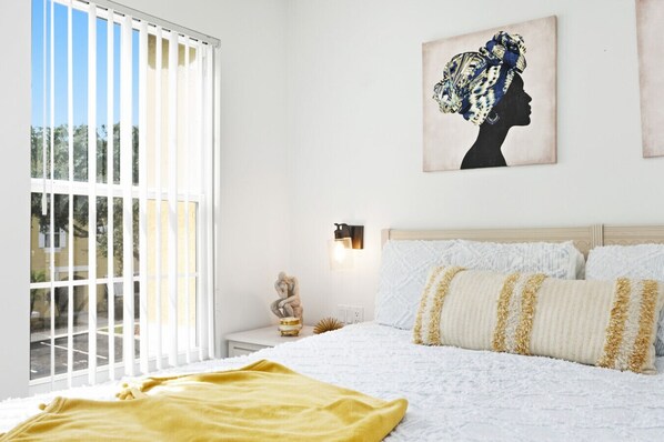 3 habitaciones, tabla de planchar con plancha, cuna de viaje y wifi 