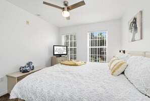 3 chambres, fer et planche à repasser, lit parapluie, Wi-Fi