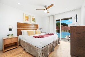 3 habitaciones, escritorio y tabla de planchar con plancha