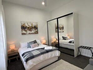 4 Schlafzimmer, Bügeleisen/Bügelbrett, Internetzugang, Bettwäsche