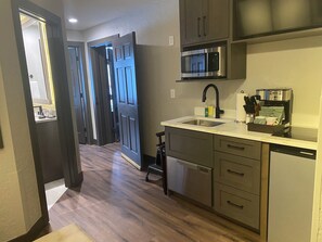 Fridge, microwave, oven, stovetop -  Ski-in, ski-out Westgate luxury condo in fabulous Canyons Park City Utah (Canyons Village)
