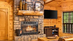 Interior - Pondside Woodland Escape for Families and Friends (Broken Bow)