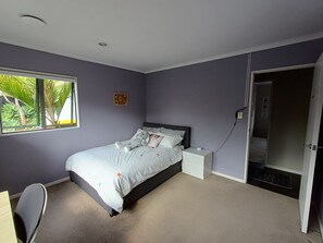 4 dormitorios, escritorio, tabla de planchar con plancha y wifi