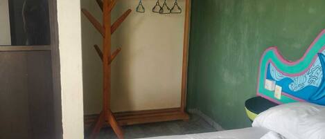 Chambre Standard double ou avec lits jumeaux, 1 grand lit, balcon, vue sur la ville | Bureau, accĂšs au Wi-Fi (inclus)