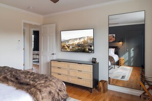 6 bedrooms, WiFi, bed sheets