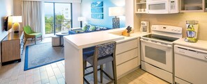 Refrigerador, microondas, horno, placa de cocina