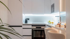 Coffee/tea maker, fridge, microwave, oven - Hommyhome Aurora (Sevilla)