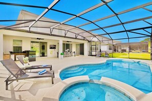 Et oppvarmet basseng