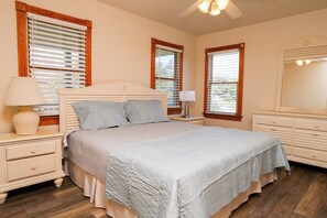 7 bedrooms, free WiFi, bed sheets