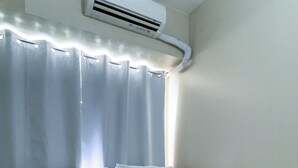 Room, 1 Bedroom, Balcony - Room-contemporary 1BR Pad With Cozy Vibe (Iloilo)