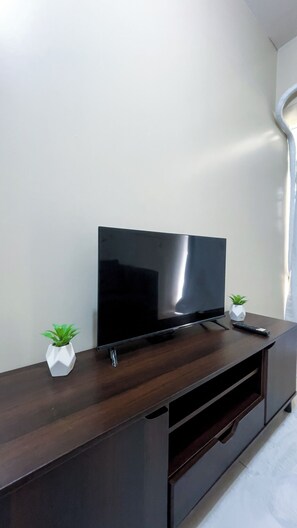 Room, 1 Bedroom, Balcony | Room amenity