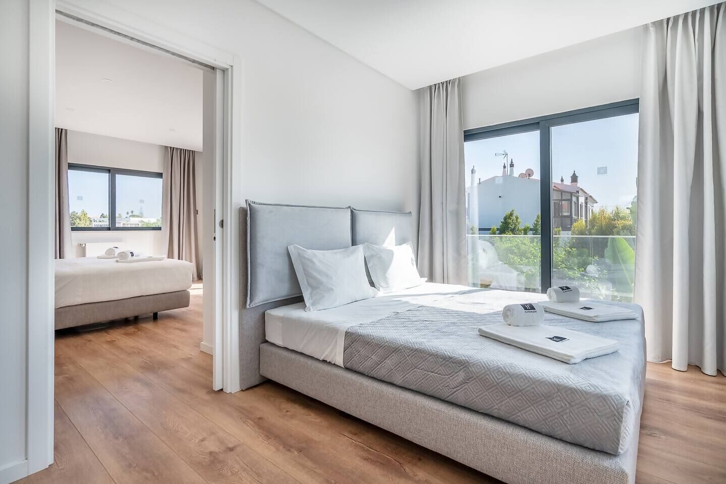 5 bedrooms, WiFi, bed sheets, wheelchair access